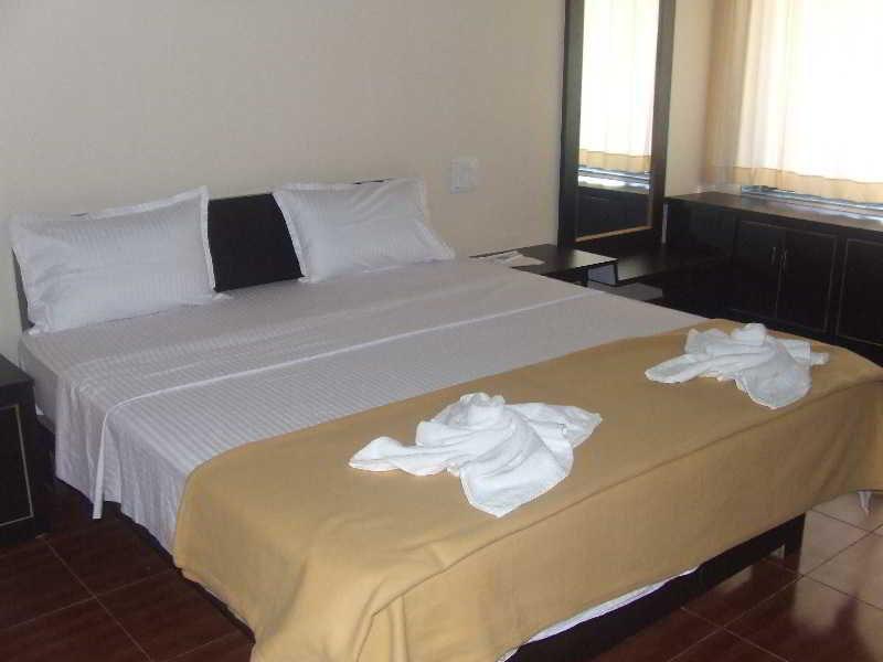 Pleasure Beach Resort Morjim Exterior foto