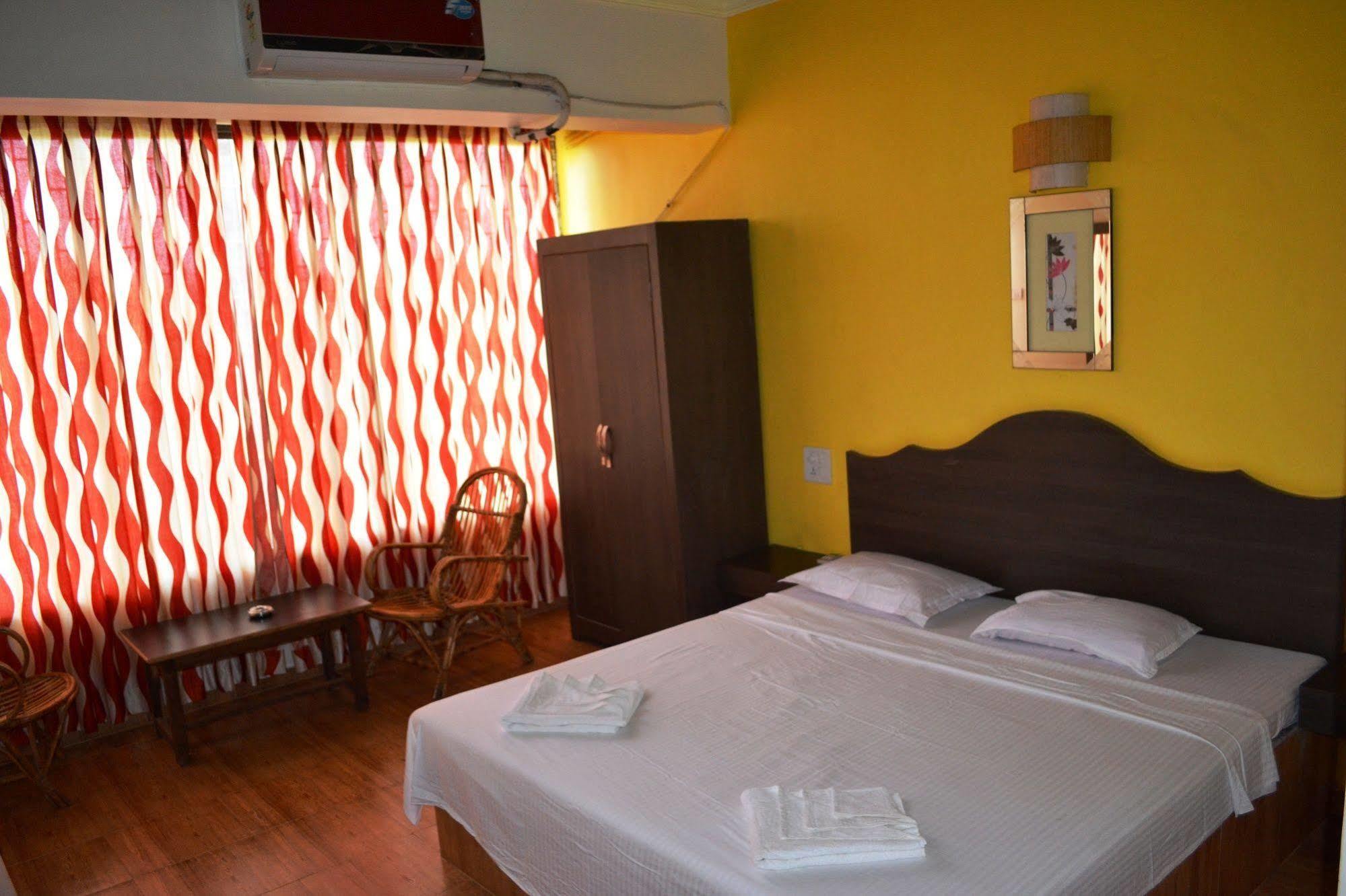 Pleasure Beach Resort Morjim Exterior foto