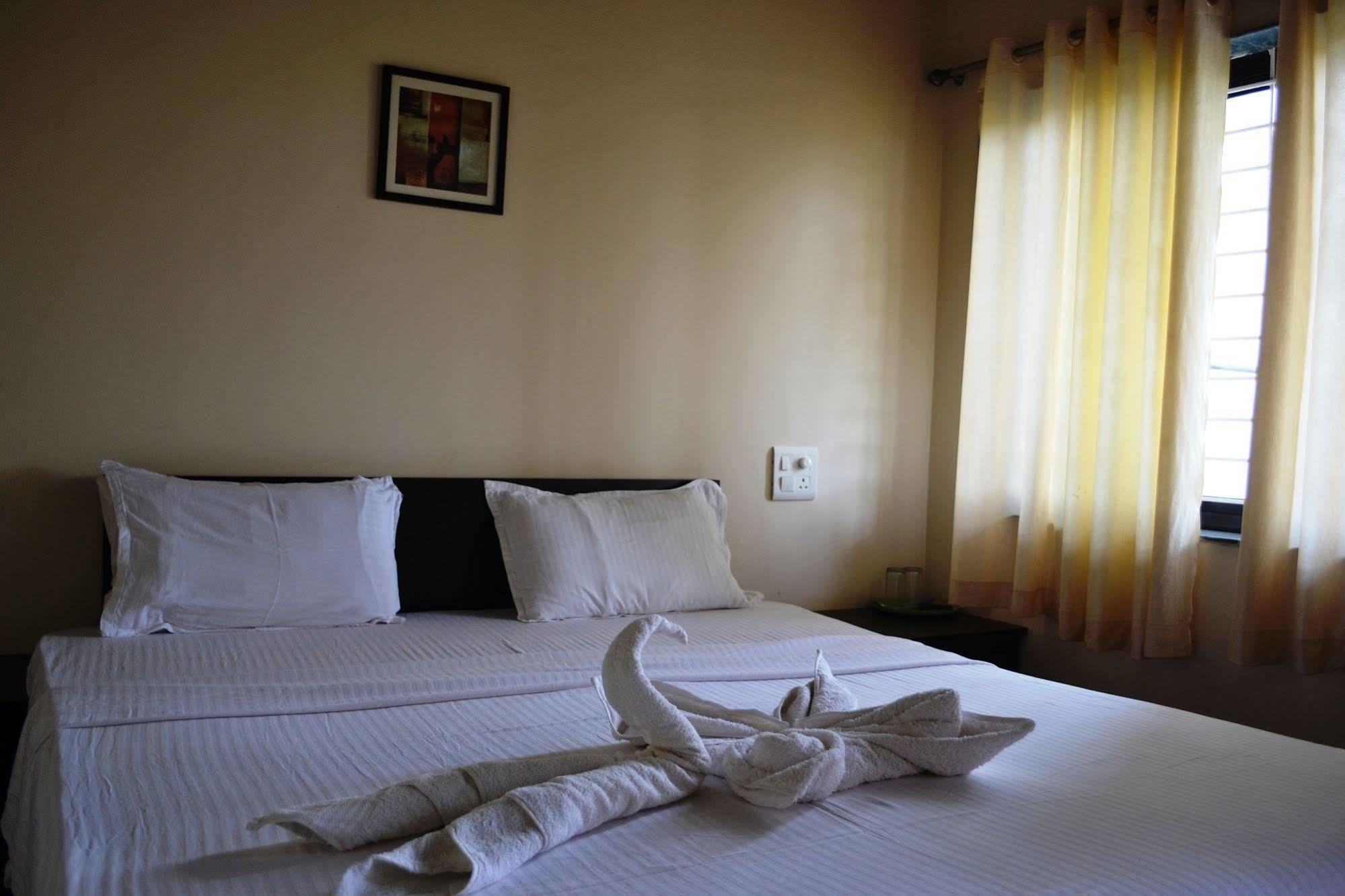 Pleasure Beach Resort Morjim Exterior foto