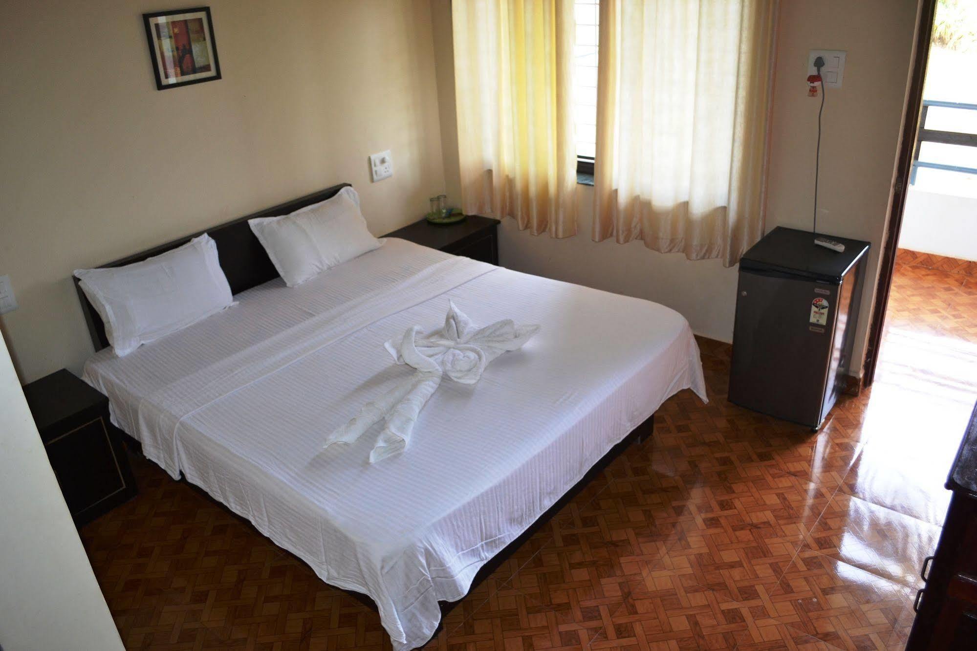 Pleasure Beach Resort Morjim Exterior foto